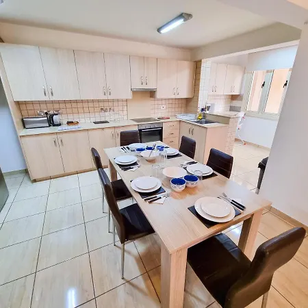 Sunbay Homestay Larnaca